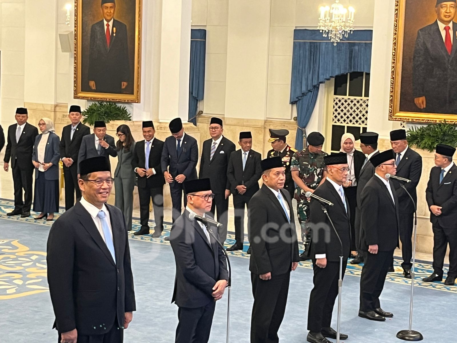 Nama-Nama Menteri yang Terkena Reshuffle oleh Presiden Prabowo dan Penggantinya