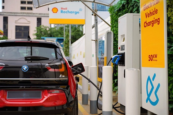 Shell Optimistis Bisnis Pelumas Tetap Prospektif di Tengah Lonjakan Mobil Listrik