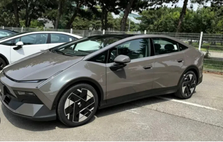Hyundai Ioniq V Bawa Baterai hingga 66,8 kWh, Cek Harganya 