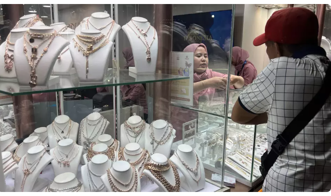  Harga Emas Perhiasan Hari Ini Kamis 29 Januari 2026, Menguat di Laku Emas, Lainnya Stabil