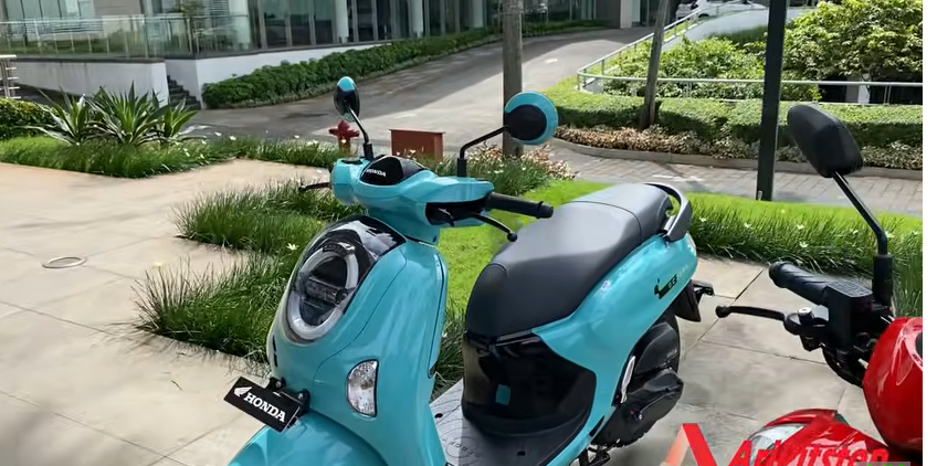 Perbandingan Honda Scoopy vs Honda Genio: Pilihan Motor Modern Klasik Honda yang Sulit