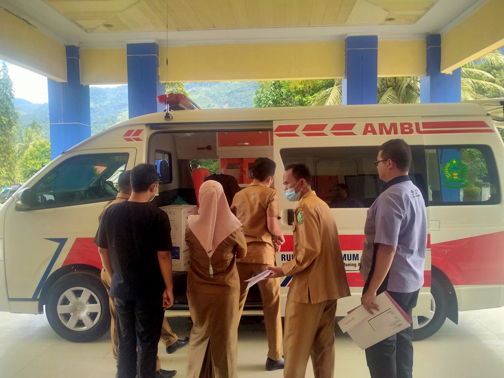 RSUD Terima 1 Mobil Ambulance