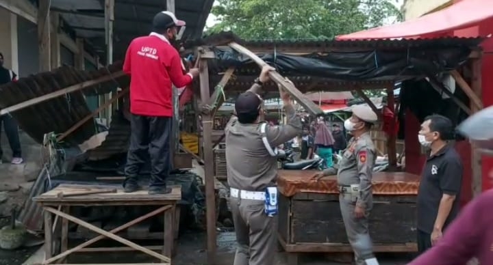 Lapak  Dibongkar, PKL Pasar Purwodadi Arga Makmur Bisa Pindah Kios Baru