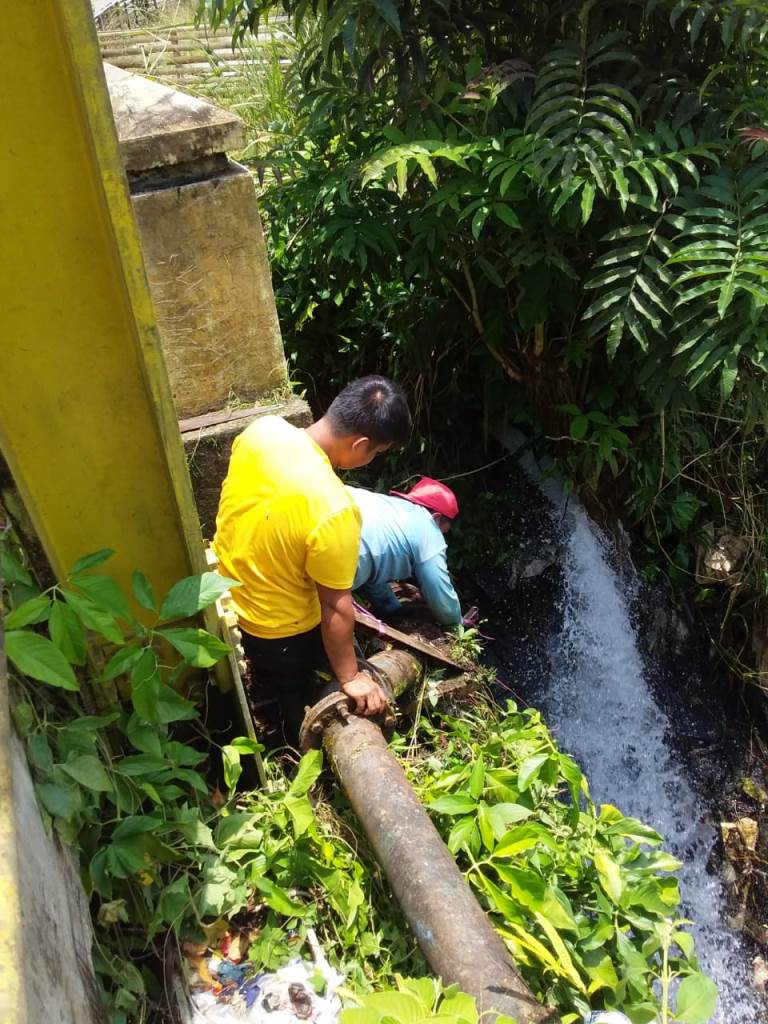 Jaringan Pipa Air Bersih Bocor, PDAM TTE Gercep Lakukan Perbaikan