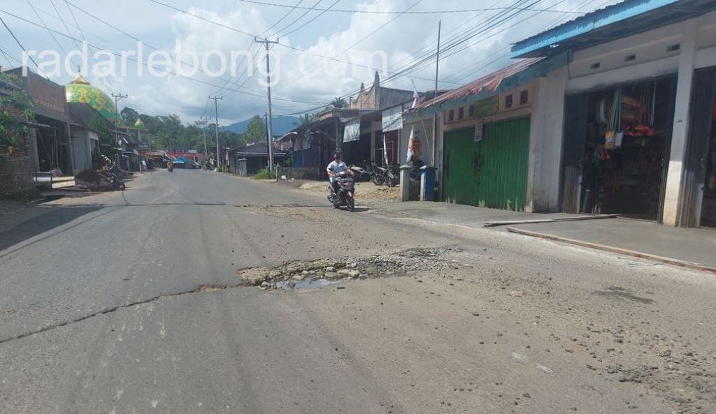 Jalan Kampung Jawa Masih Rusak, Meski Sering Dilalui Pejabat