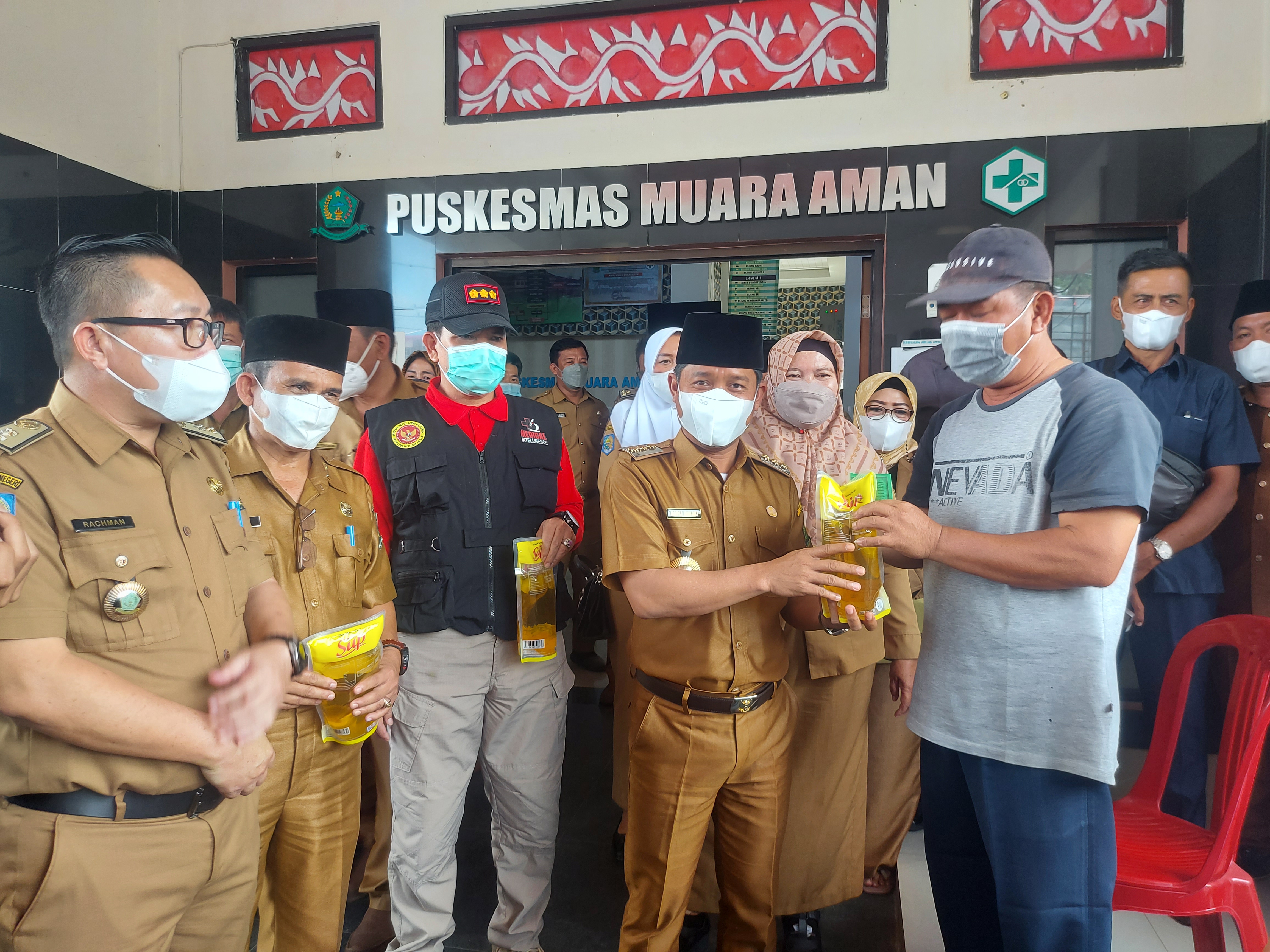 Giliran Pemkab Lebong dan BINDA Kucurkan 1 Ton Minyak Goreng Gratis