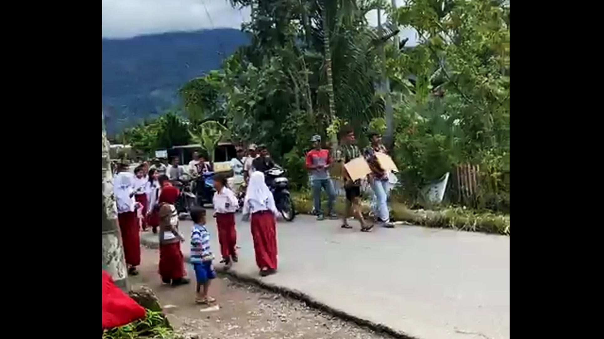 Maling Ayam, 2 Remaja Diarak Warga Keliling Kampung