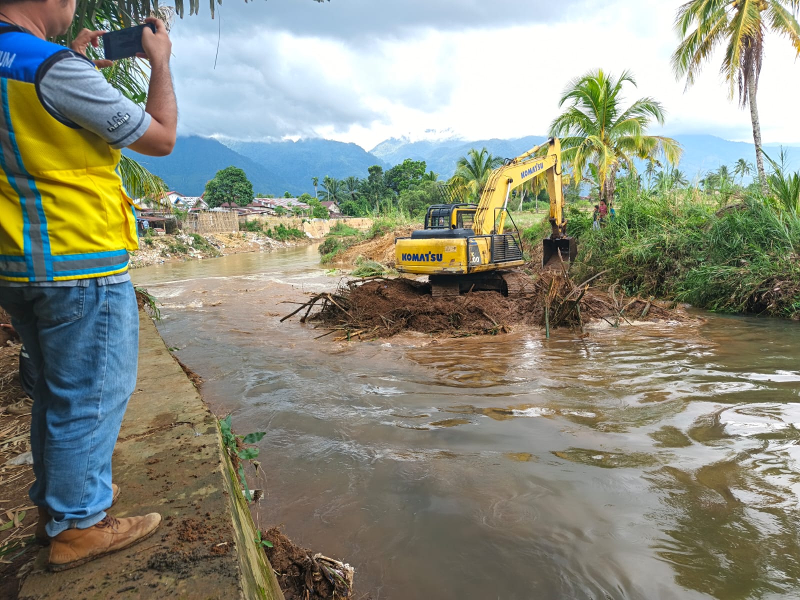 2 Pekan Pasca Banjir Bandang, 2 Sungai di Lebong Mulai Normalisasi