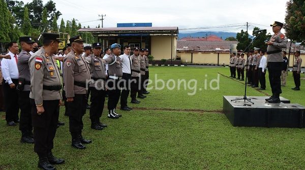 27 Anggota Polres Bengkulu Utara Diganjar Penghargaan 