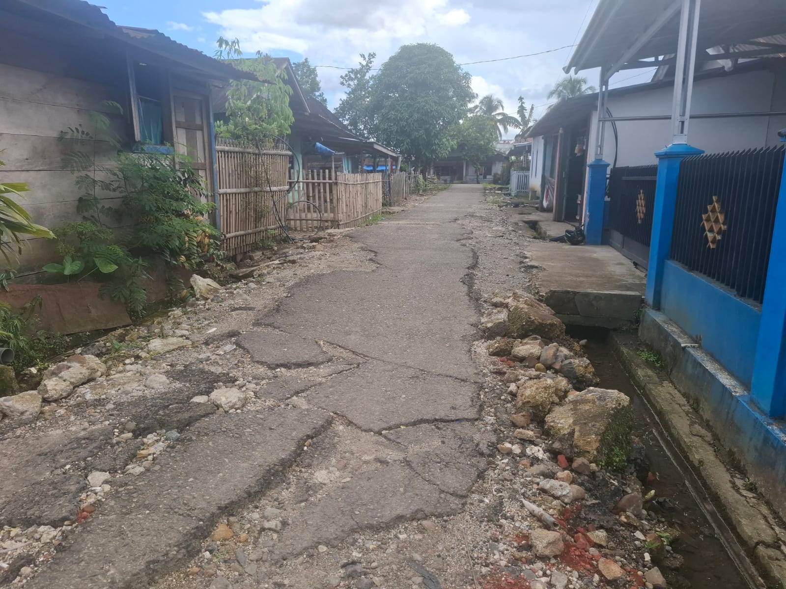 Warga Amen Tagih Janji Perbaikan Bekas Galian Pipa Proyek SPAM di Lebong