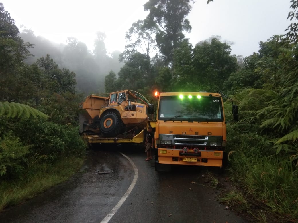 Jalan Bukit Resam Lebong Sudah Lancar, Ternyata Angkut Alat Berat Tidak Bisa Sembarangan, Ini Aturannya !