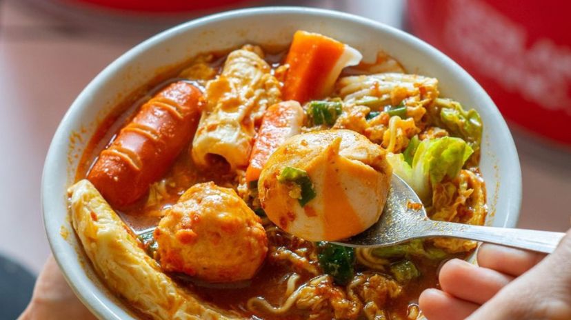 Fakta Atau Mitos Sering Makan Seblak Sebabkan Usus Buntu?