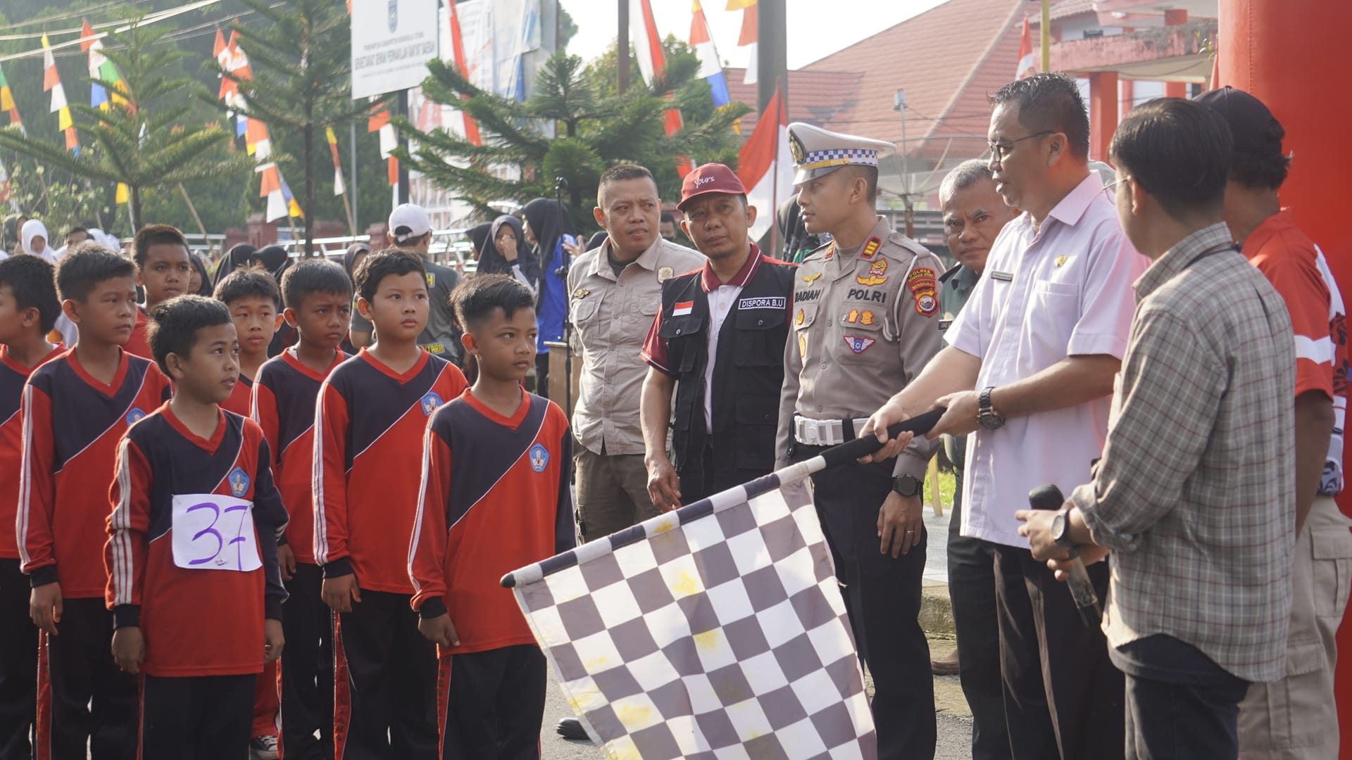 Semarakan HUT ke-78 RI, Pemkab Bengkulu Utara Gelar Lomba Gerak Jalan Tingkat SD dan SMP