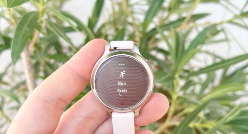 Lily 2 Active Smartwatch Lengkap Dengan Fitur Kebugaran Perempuan