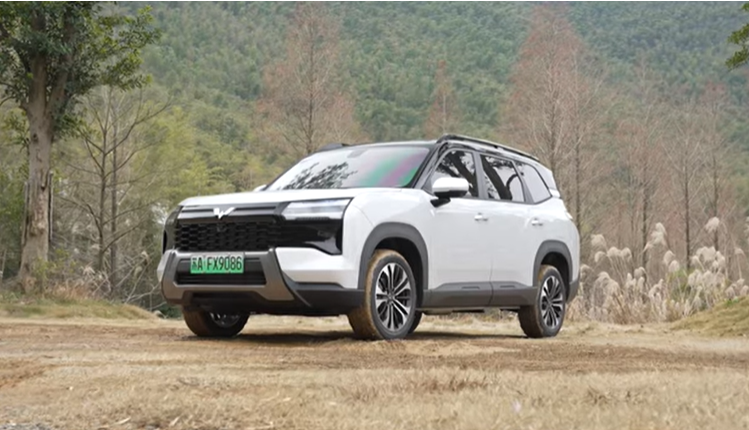  Wuling 560 Tawarkan Kenyamanan Jok Belakang Terbaik di Kelas SUV Terjangkau