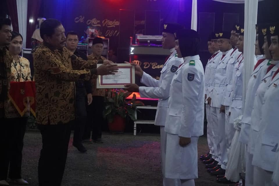 Tanpa Menunggu APBD-P, Bupati Bengkulu Utara Beri Reward Paskibraka BU