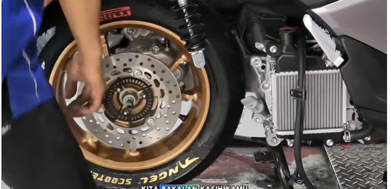 5 Rekomendasi Ban NMAX Terbaik 2026: Awet, Anti Licin & Harga Mulai 200 Ribuan