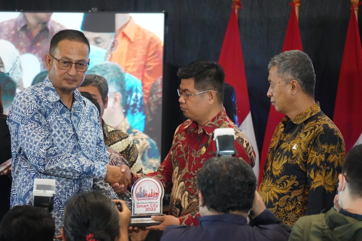 Gerakan Menuju Kota Cerdas, Pemkab Bengkulu Utara Terima Penghargaan dari Kemenkominfo