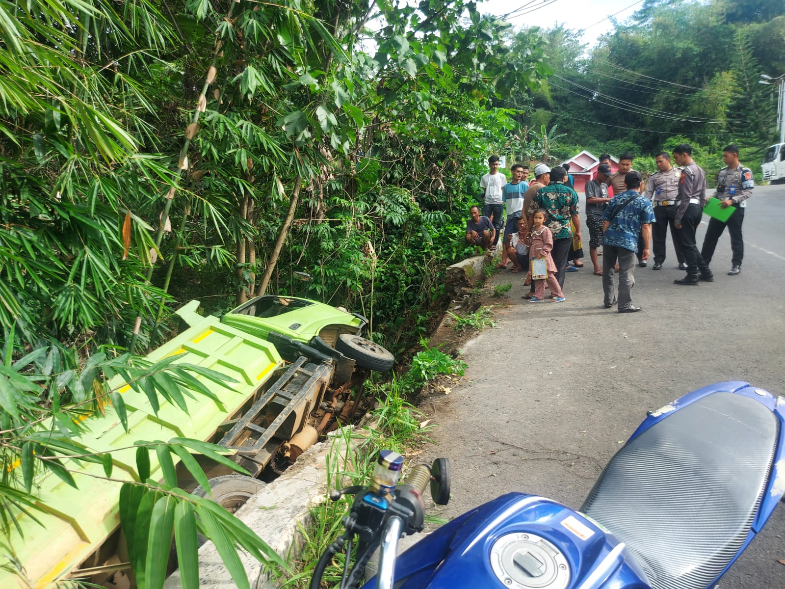 Pasutri Nyaris Tewas di Tanjakan Talang Ulu