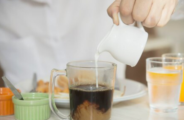 Cara Minum Kopi yang Aman untuk Penderita GERD