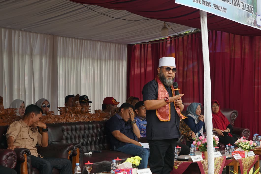 Safari Ramadan Gubernur Bengkulu di Lebong, Lauchingkan Program Bapak Asuh
