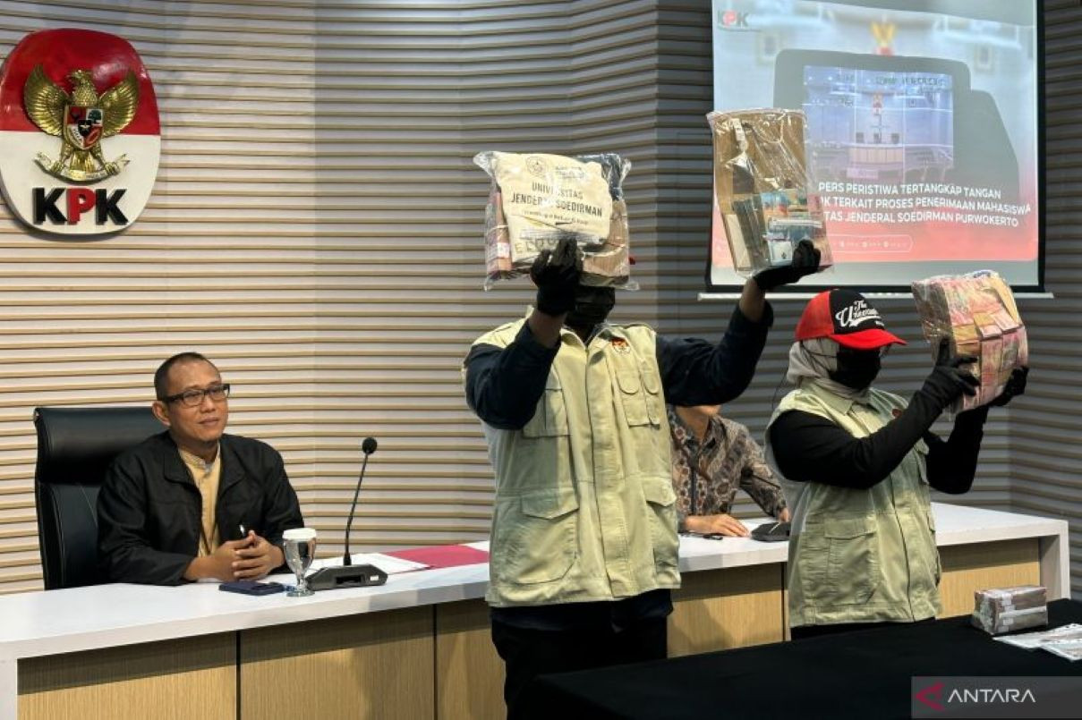 Terkuak! Begini Modus Guru Jadi Perantara Jual Beli Kursi Mahasiswa Baru Unsoed