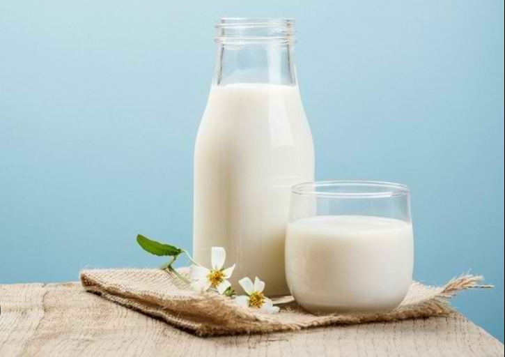 Bahaya Minum Susu Berlebihan, Jerawat Bakalan Makin Betah