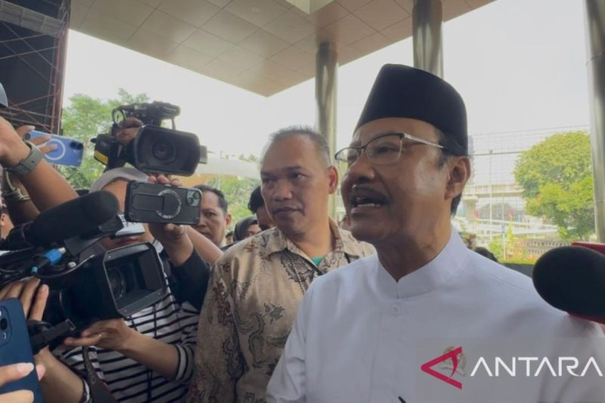 Tepis Isu Miring Pengadaan Sepatu, Mensos Gus Ipul Buka-bukaan Data ke KPK