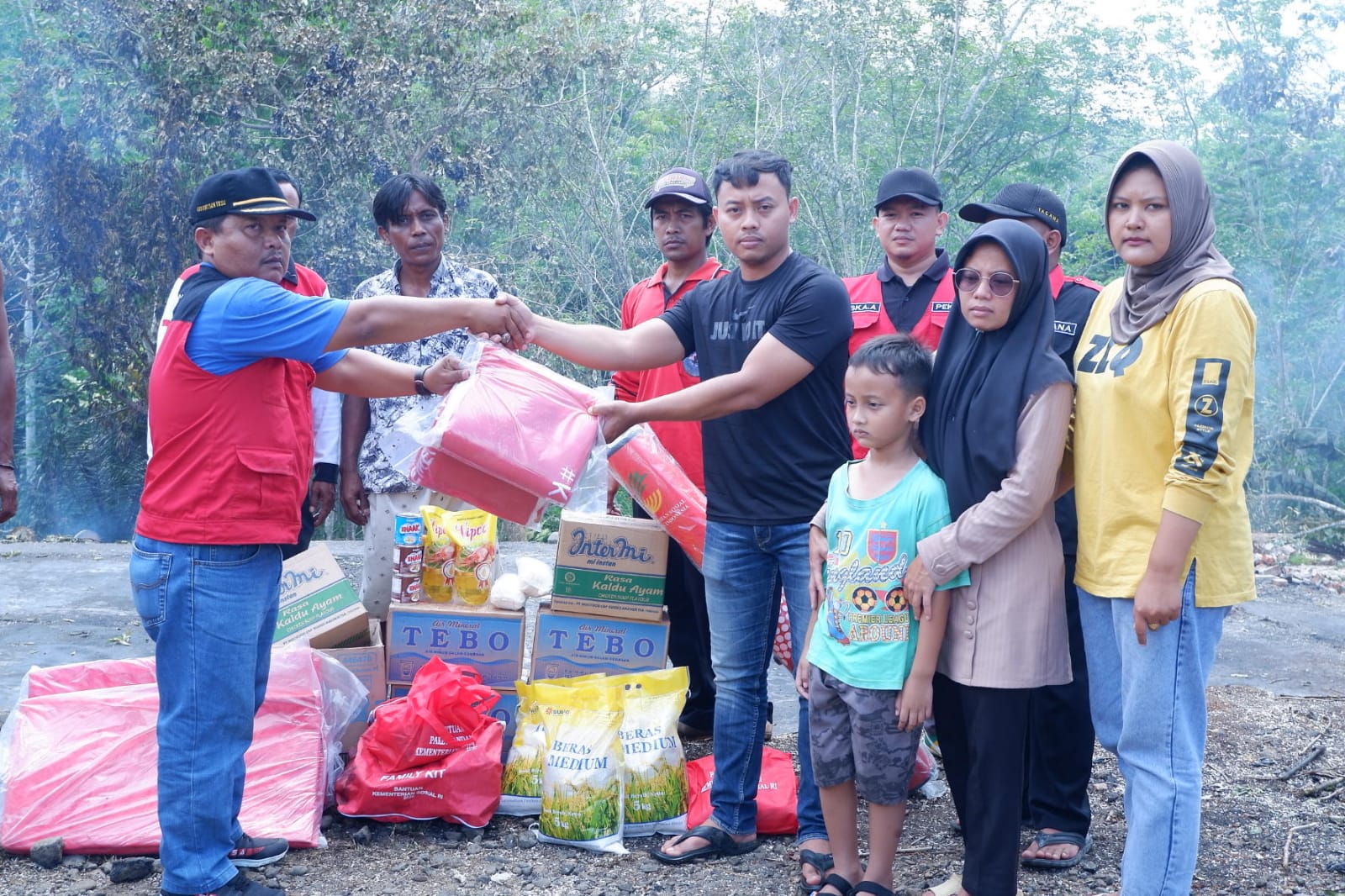 Dinas Sosial Bengkulu Utara Salurkan Logistik untuk Korban Kebakaran
