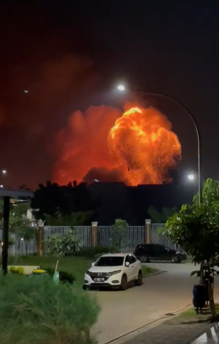 Kebakaran Gudang Peluru Armed TNI Bekasi, Ledakan dan Getaran Dirasakan Warga Sekitar 