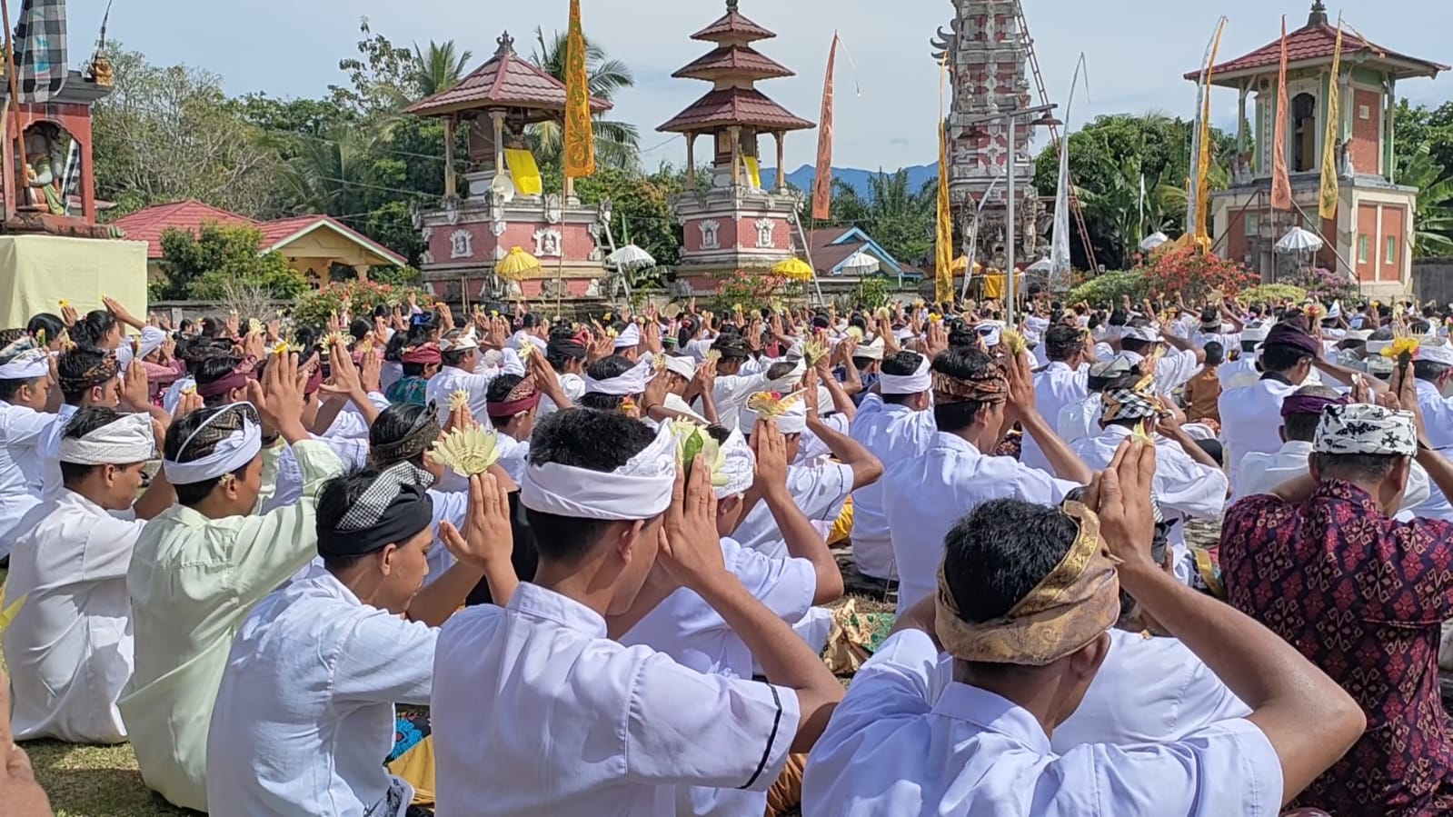 Umat Hindu di Bengkulu Utara Rayakan Hari Raya Galungan 