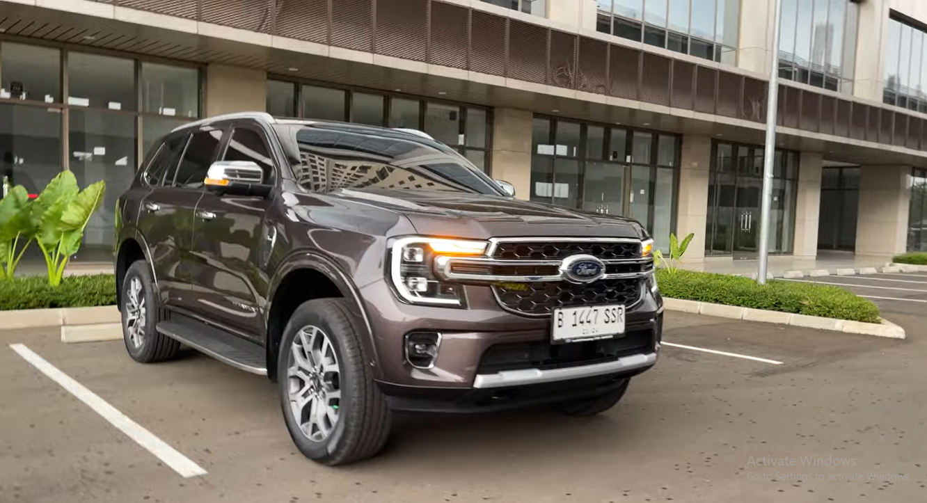 Ford Everest: Taklukkan Medan Apapun dengan Fitur Canggihnya