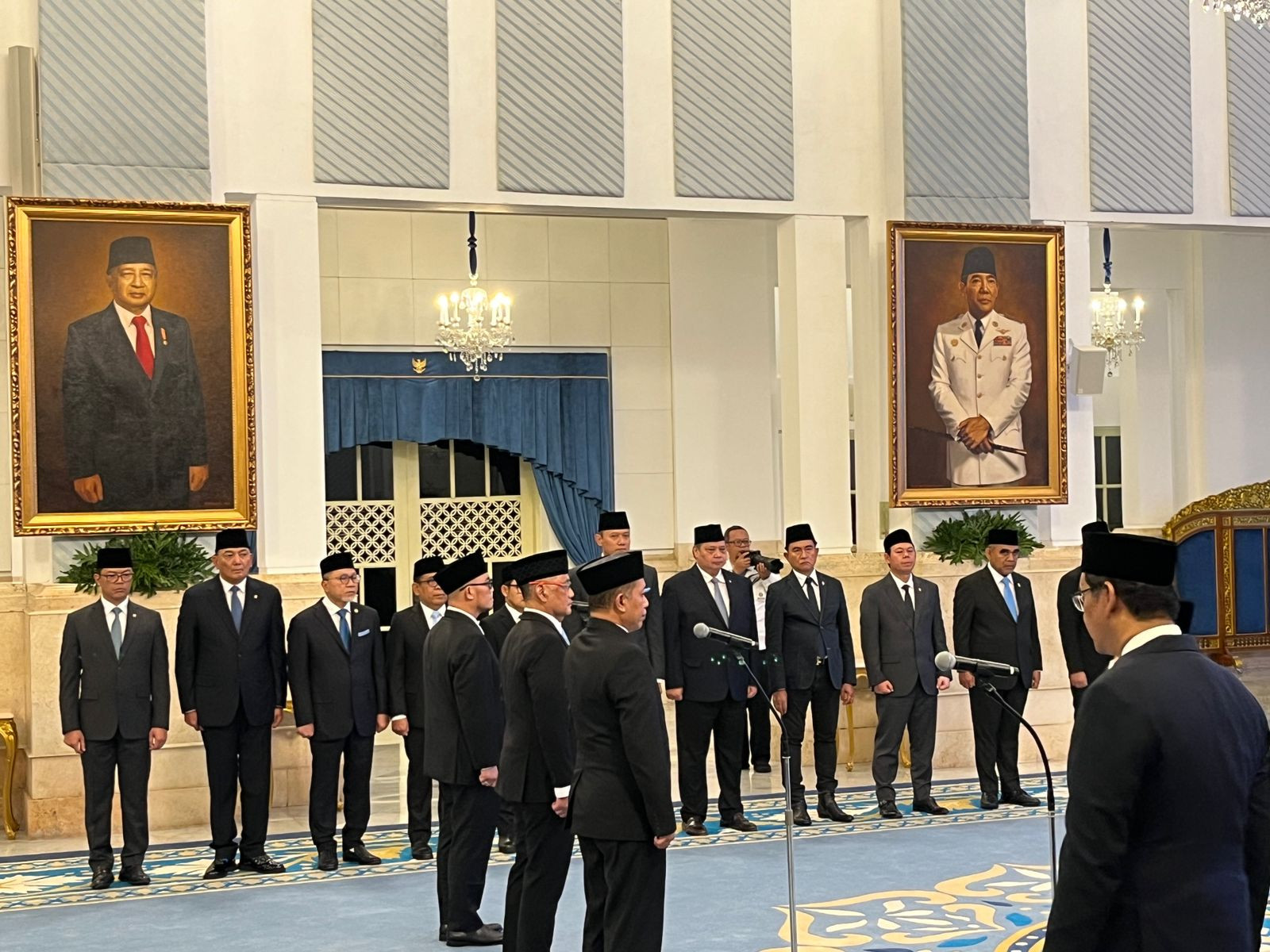 Presiden Prabowo Lantik Gus Irfan Jadi Menteri Haji dan Umroh, Purbaya Yudhi Sadewa Gantikan Sri Mulyani