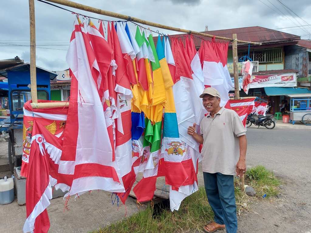 Semarak Bendera Merah Putih Mulai Berseliweran di Jalan 