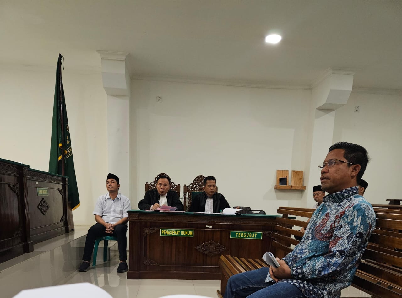 Disebut Terima Fee, Mantan Bupati Lebong Bantah di Persidangan 