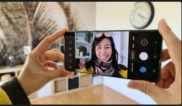 Rekomendasi  Kamera Selfie Samsung Terbaik, No Filter Ala Selebriti!