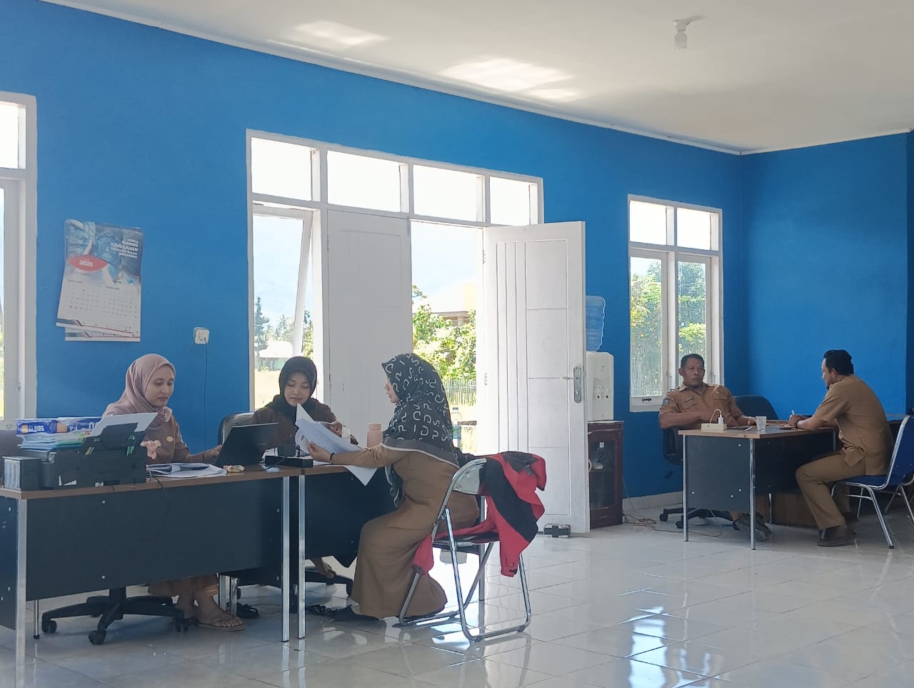 Pemerintah Terapkan WFH 1 Hari per Minggu untuk Hemat BBM