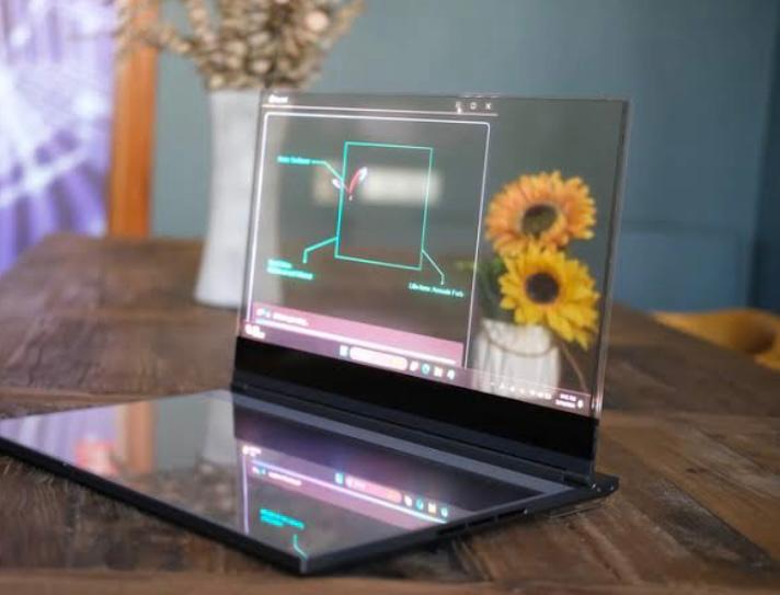 Lenovo Pamer Laptop dengan Layar Transparan di MWC 2024