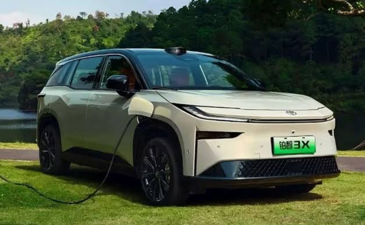 Mobil Listrik Toyota bZ3X Setir Kanan Meluncur, Harga Rp 400 Jutaan