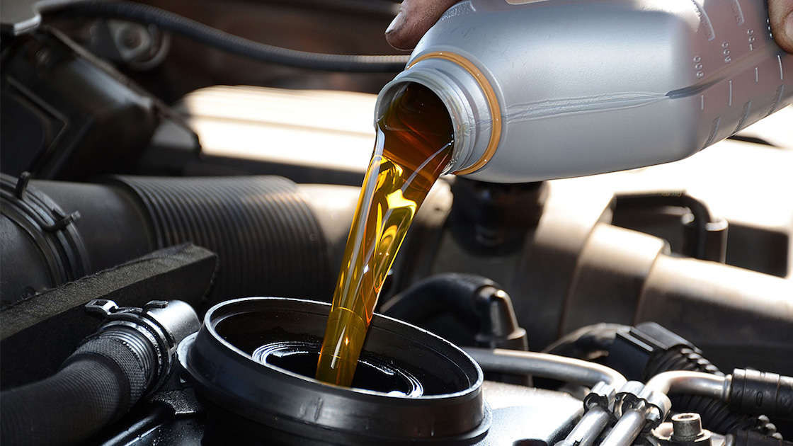 Cara Ganti Oli Mobil Lubricants, Jangan Bergantung Jarak Tempuh