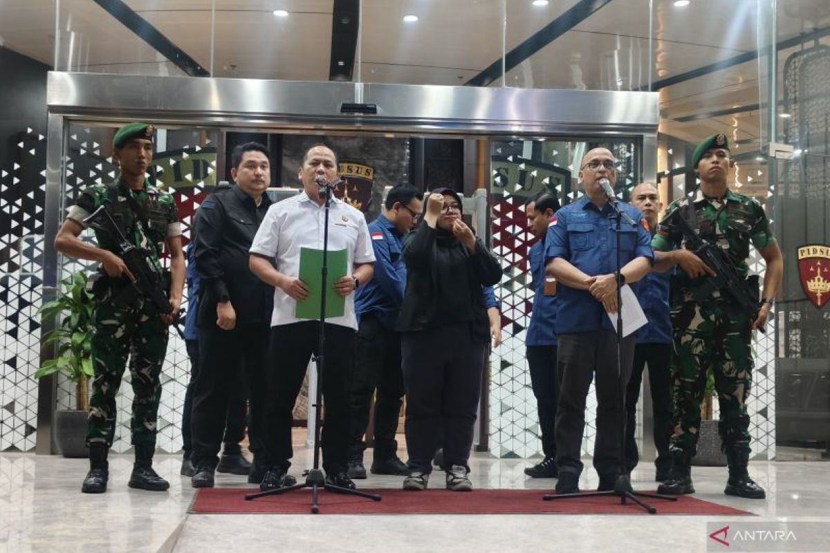 Kejagung Terus Buru Tersangka Korupsi Pengadaaan Minyak Mentah  Riza Chalid