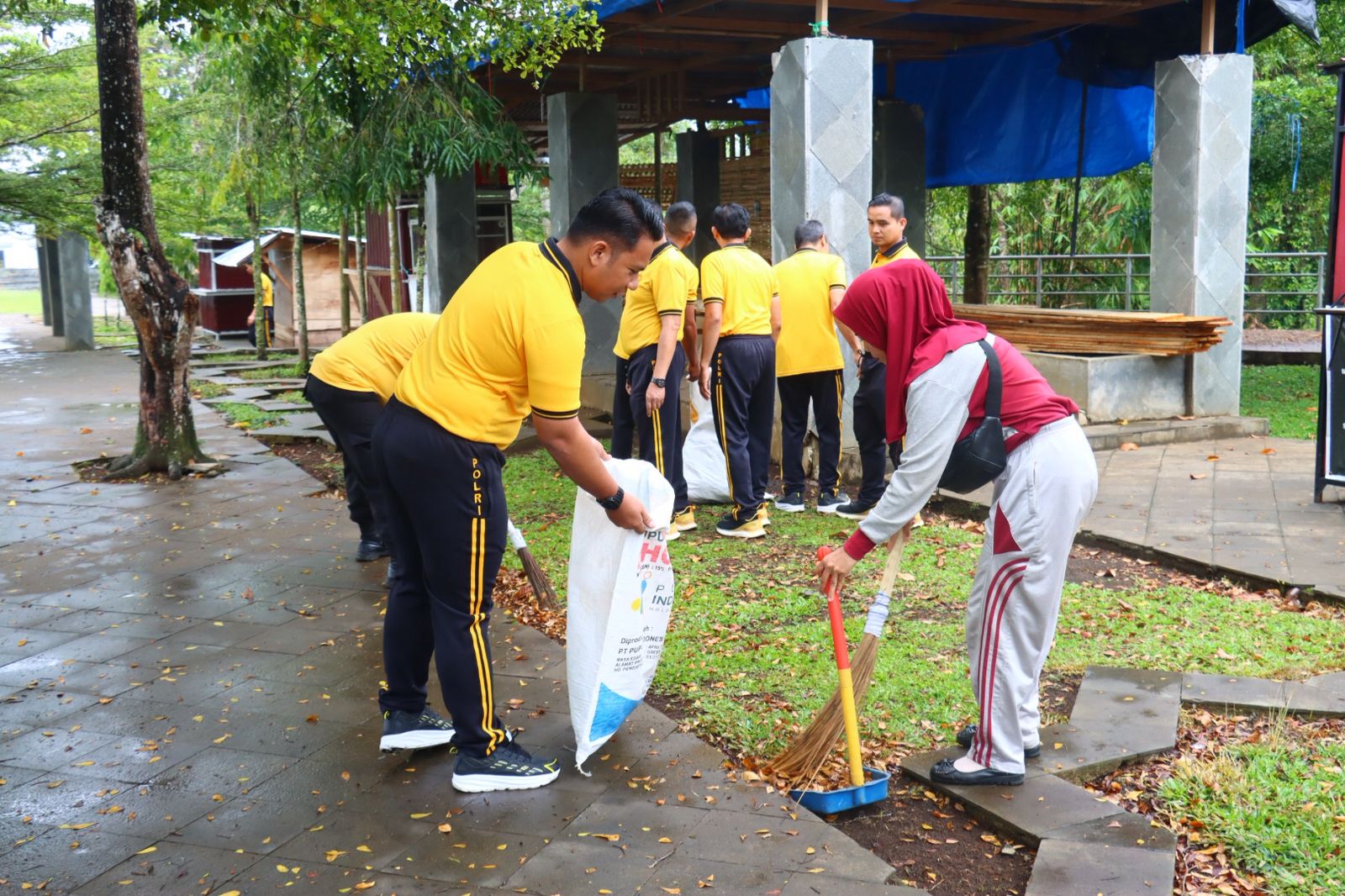 Dukung Program Nasional Indonesia ASRI, Polres Lebong Gelar Aksi Bersih-Bersih