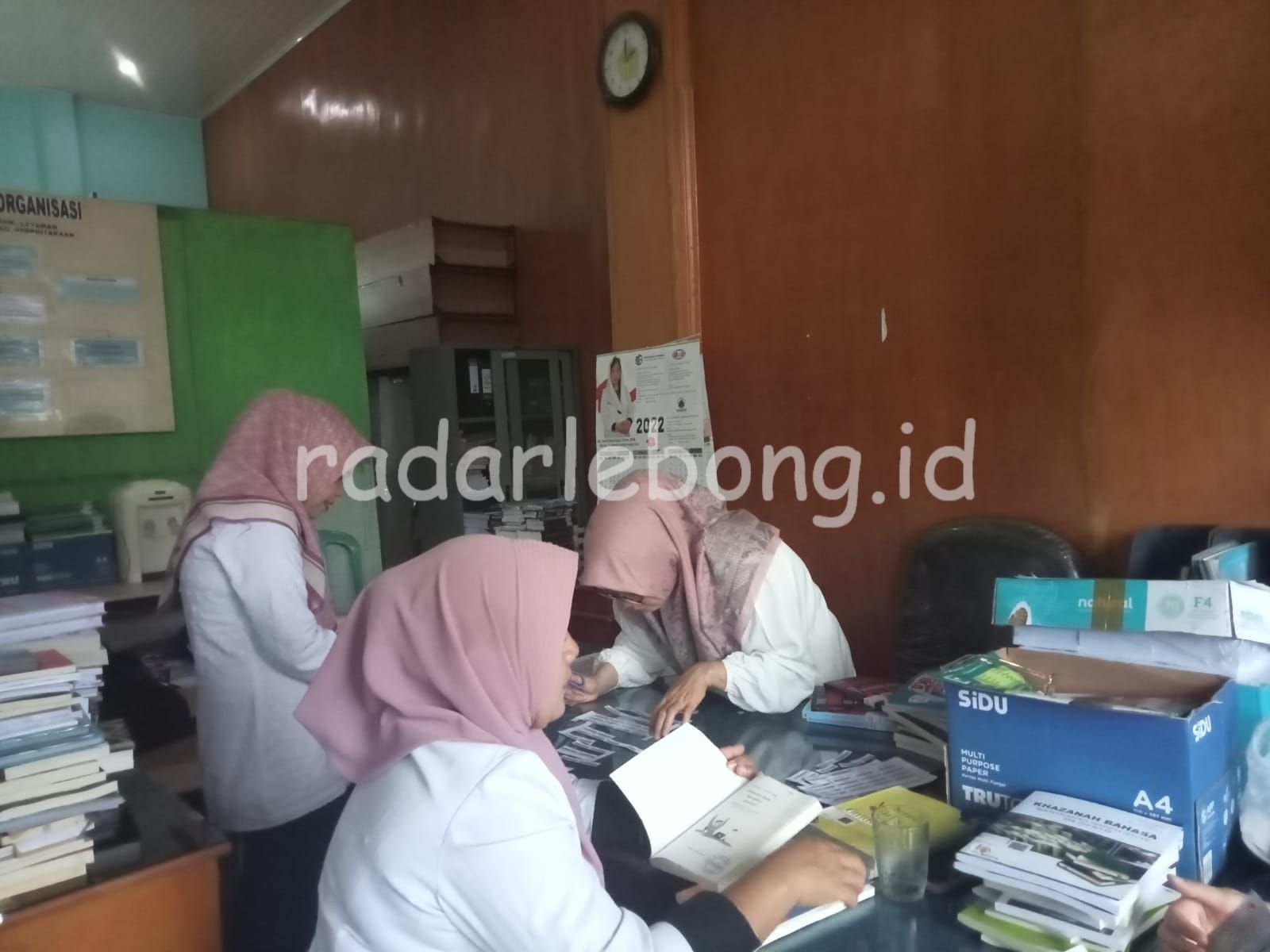 Koleksi Buku Perpustakaan di Lebong Dipasang Barcode