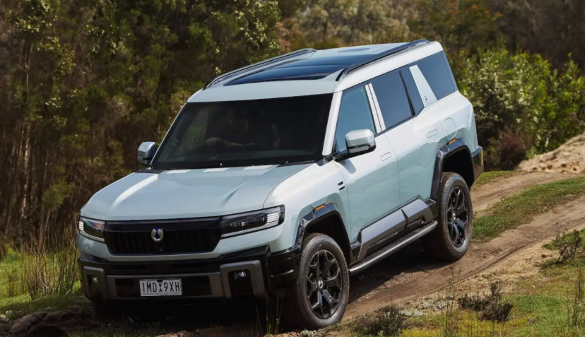 Denza B8 Tampil Sangar, SUV Hybrid 603 HP 