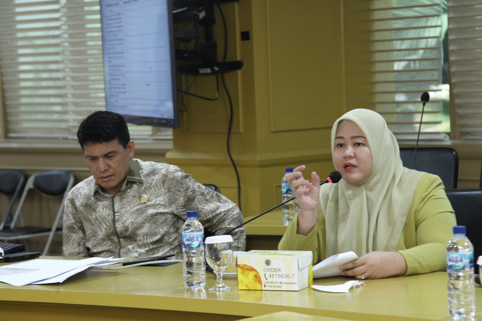 Tanamkan Cinta Al Qur'an, Senator Muda Riri Bagikan Mushaf Quran di Bengkulu