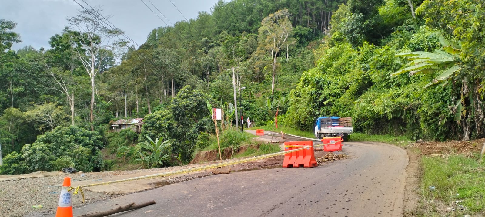 Jalan Provinsi Lebong-Rejang Lebong Terancam Putus,  Pemprov Bengkulu Diminta Cepat Perbaiki 