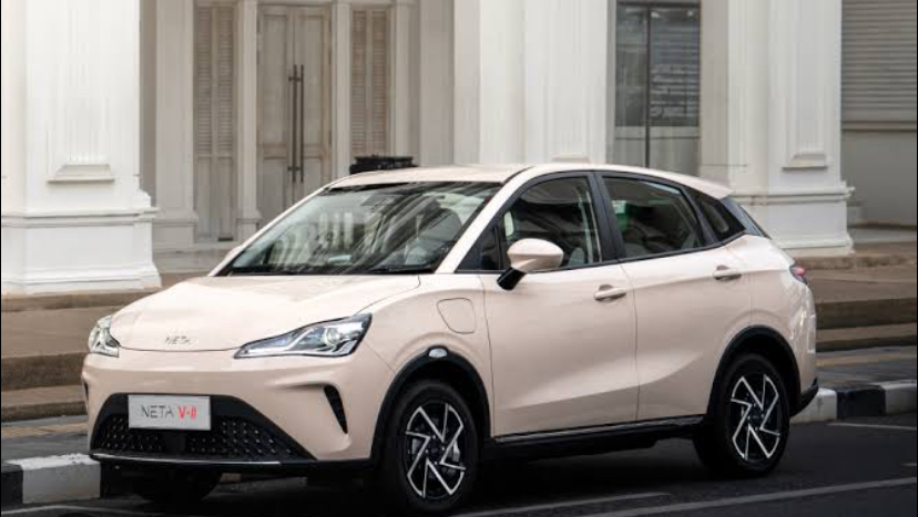 Neta V-II dan X Jadi Armada Taksi Luxury Trans