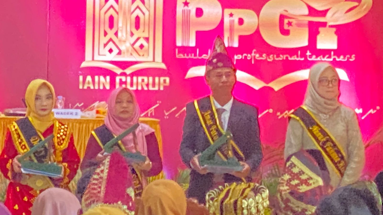 Mahasiswi Asal Bengkulu Utara Kuliah di IAIN Curup di Nobatkan Lulusan Terbaik