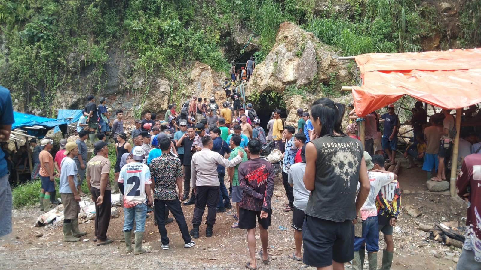 Tertimpa Batu Saat Cari Emas, Penambang Asal Jambi Tewas di Tambang Lebong