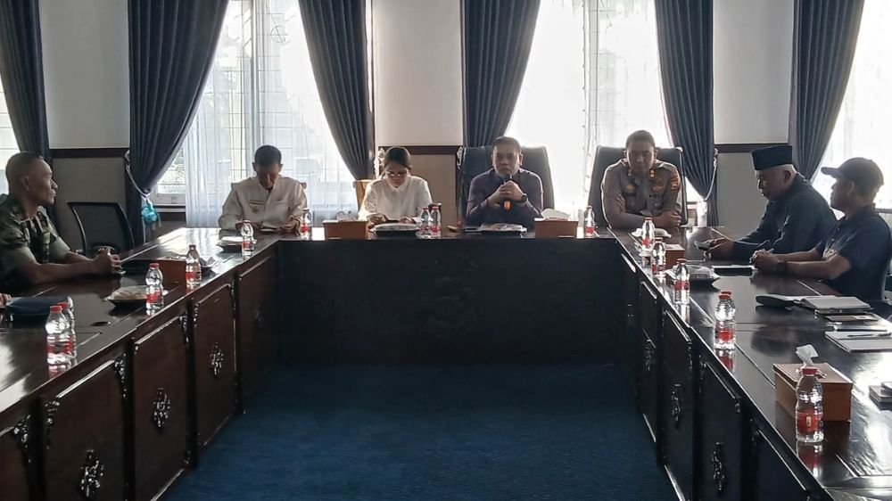 Bupati Azhari Soroti SPPG Tak Koordinasi soal MBG, Usai Keracunan Massal Pelajar di Lebong